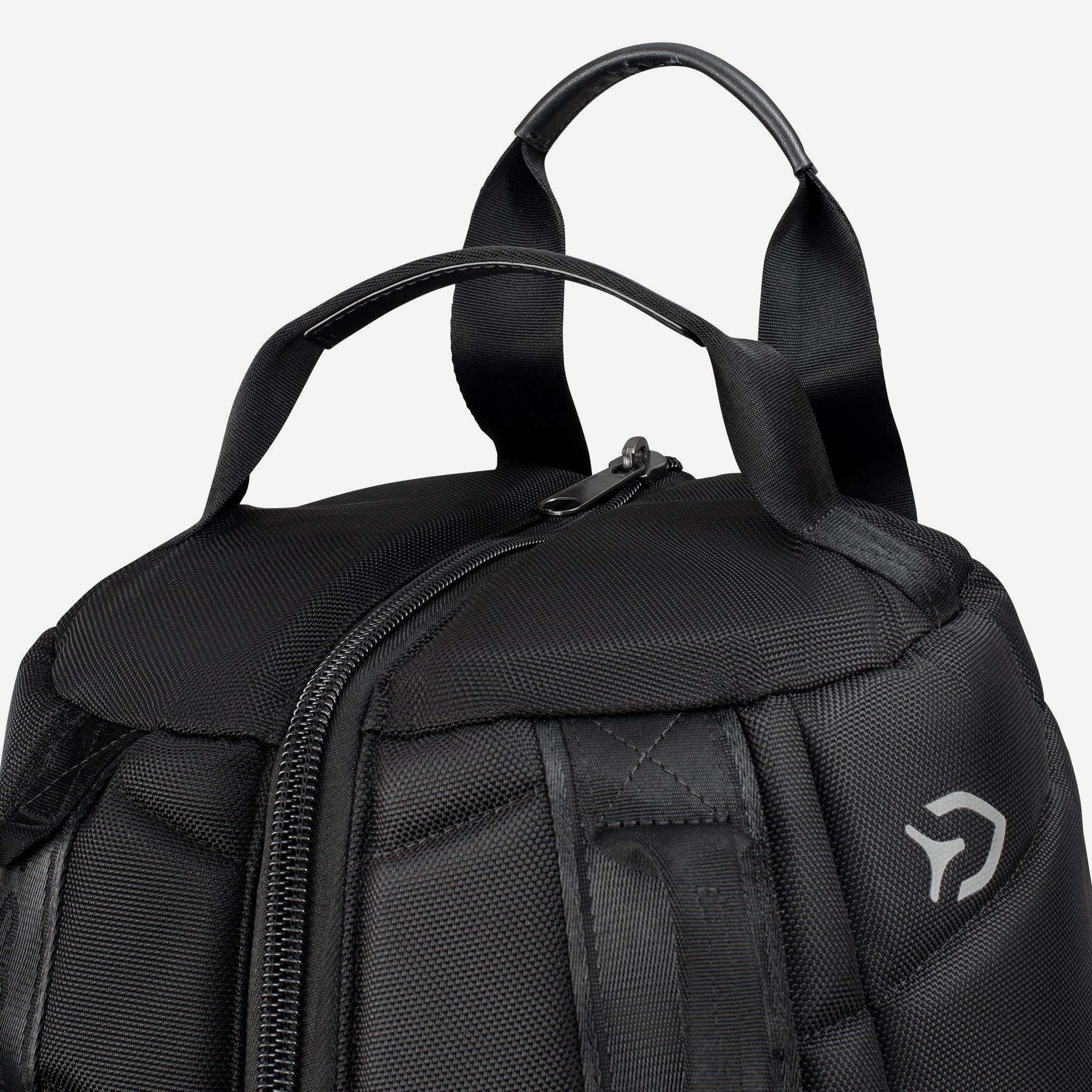 Close up of leather wrapped handles on Golf Travel Case Pro top