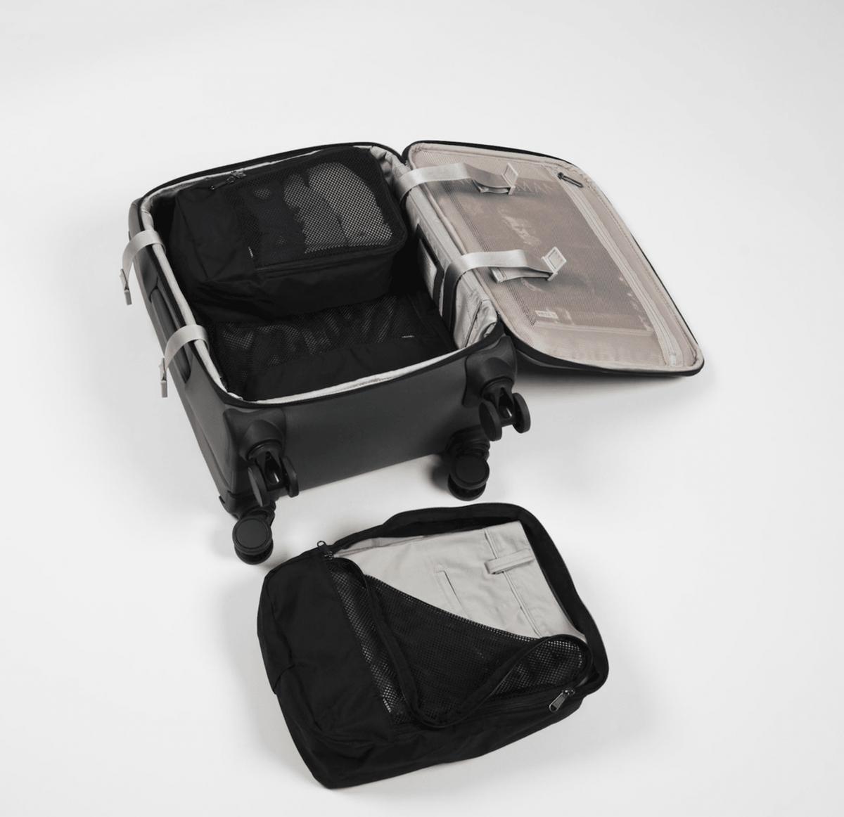 Travel Organizer inside of suitcase https://player.vimeo.com/video/372445147