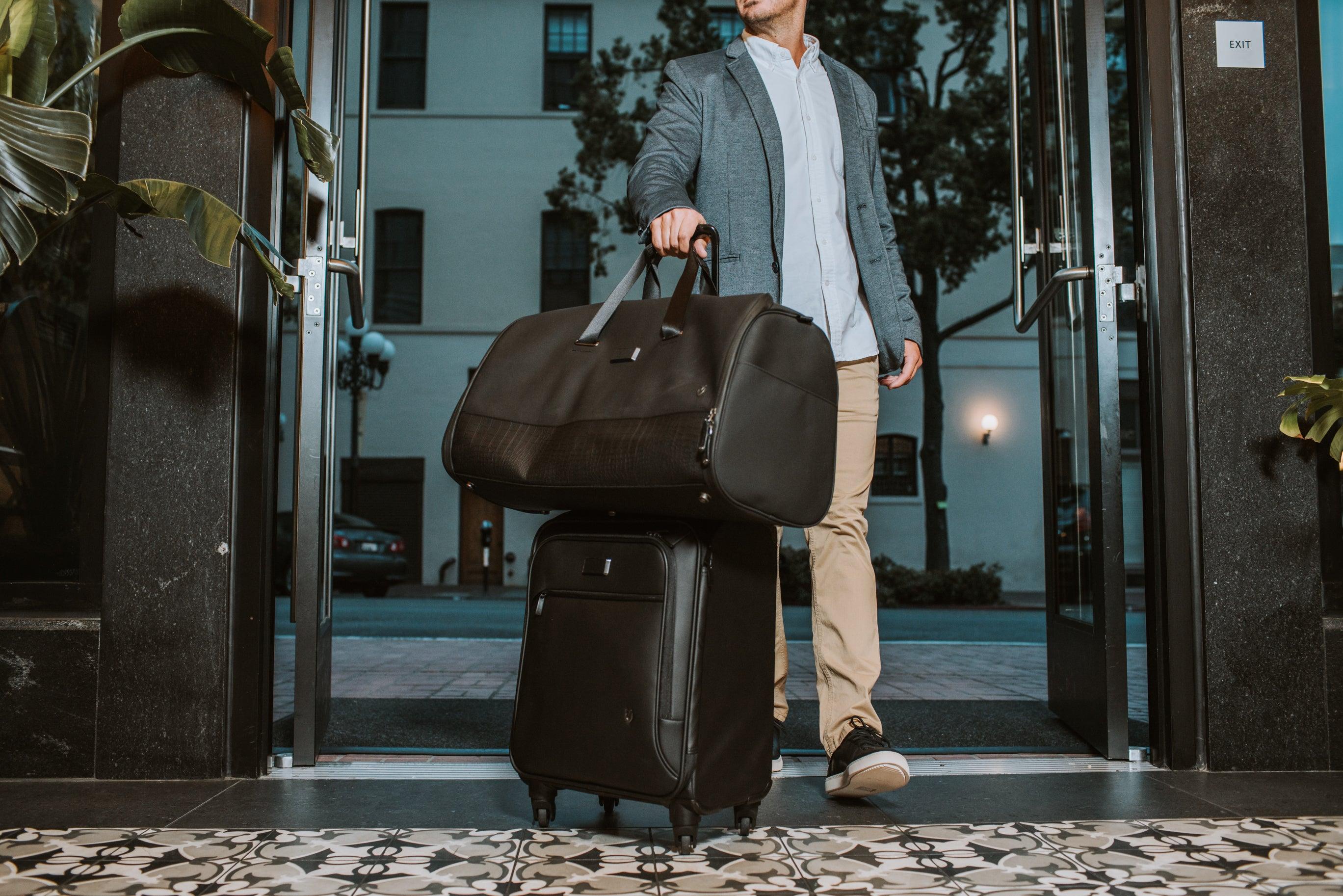 2020 Guide to Picking the Best Garment Duffel