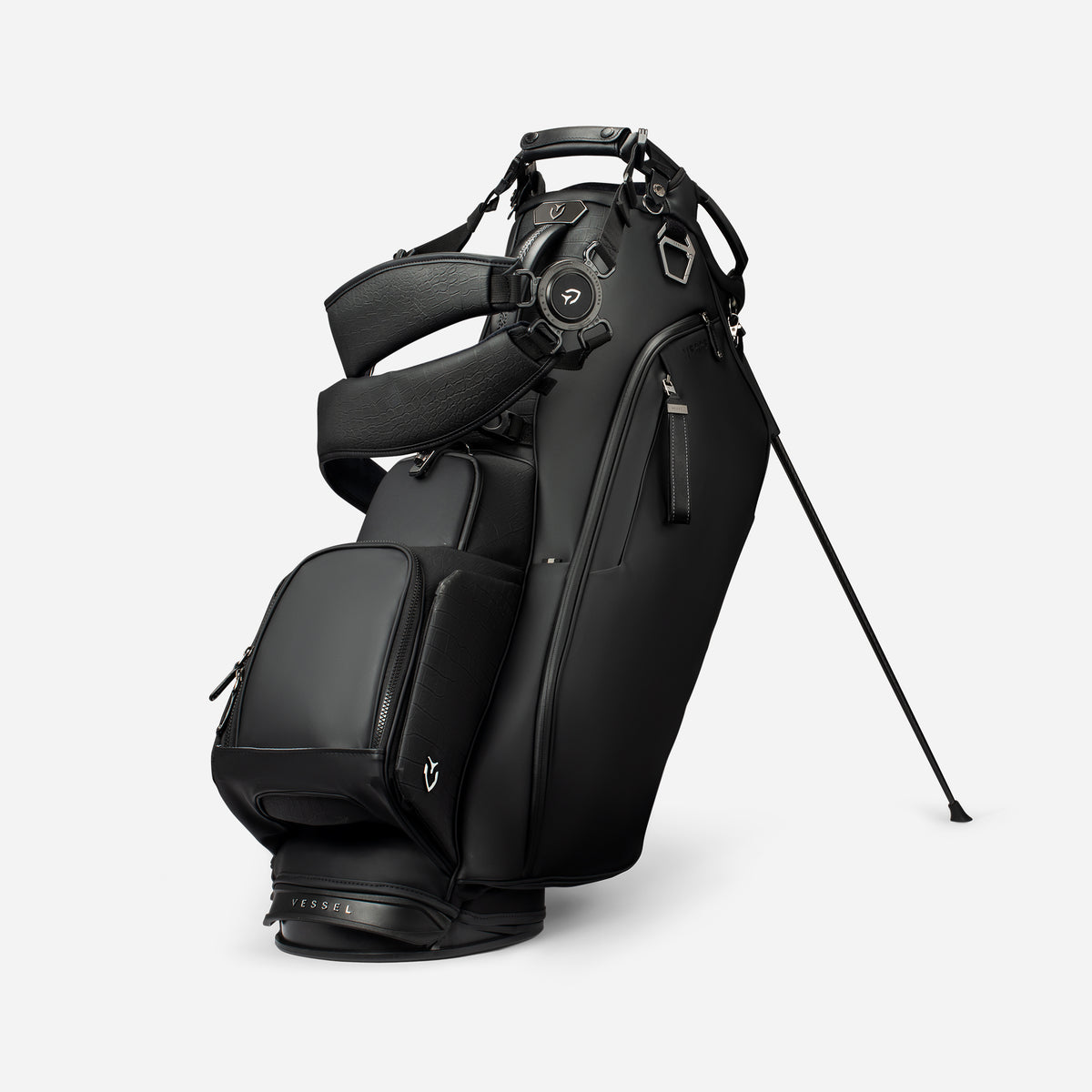 Player VI Stand roc Black golf bag with double strap attached