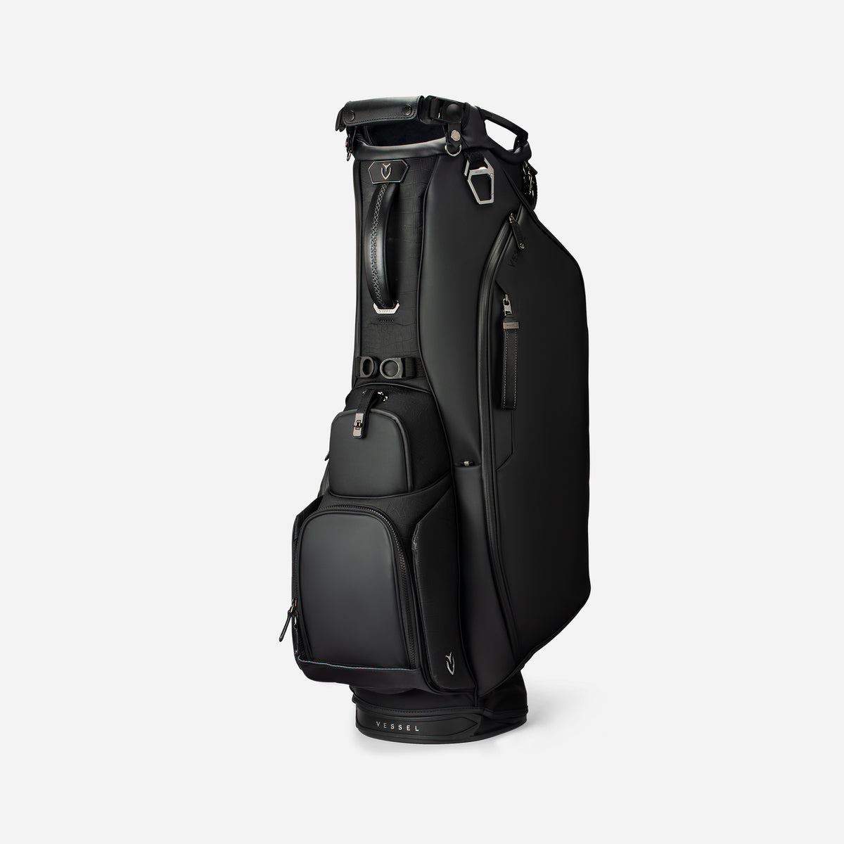 Player VI Stand roc Black golf bag standing vertically