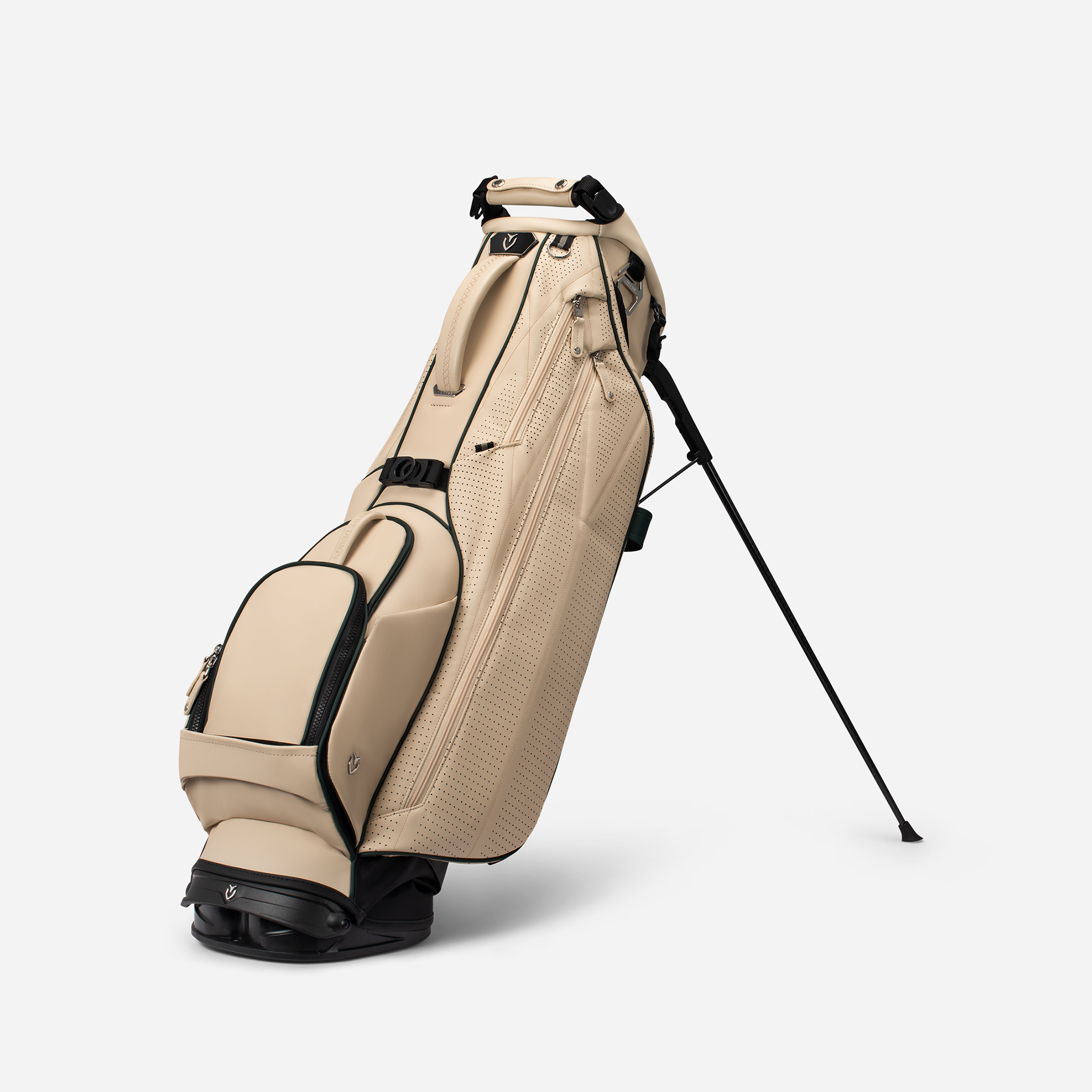 Lux Stand LE Cascade Pearl against a white background