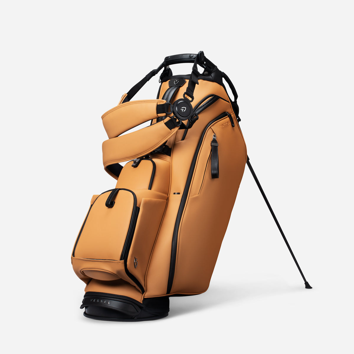 Player VI Stand Pro Iron Brew golf bag with double strap attached