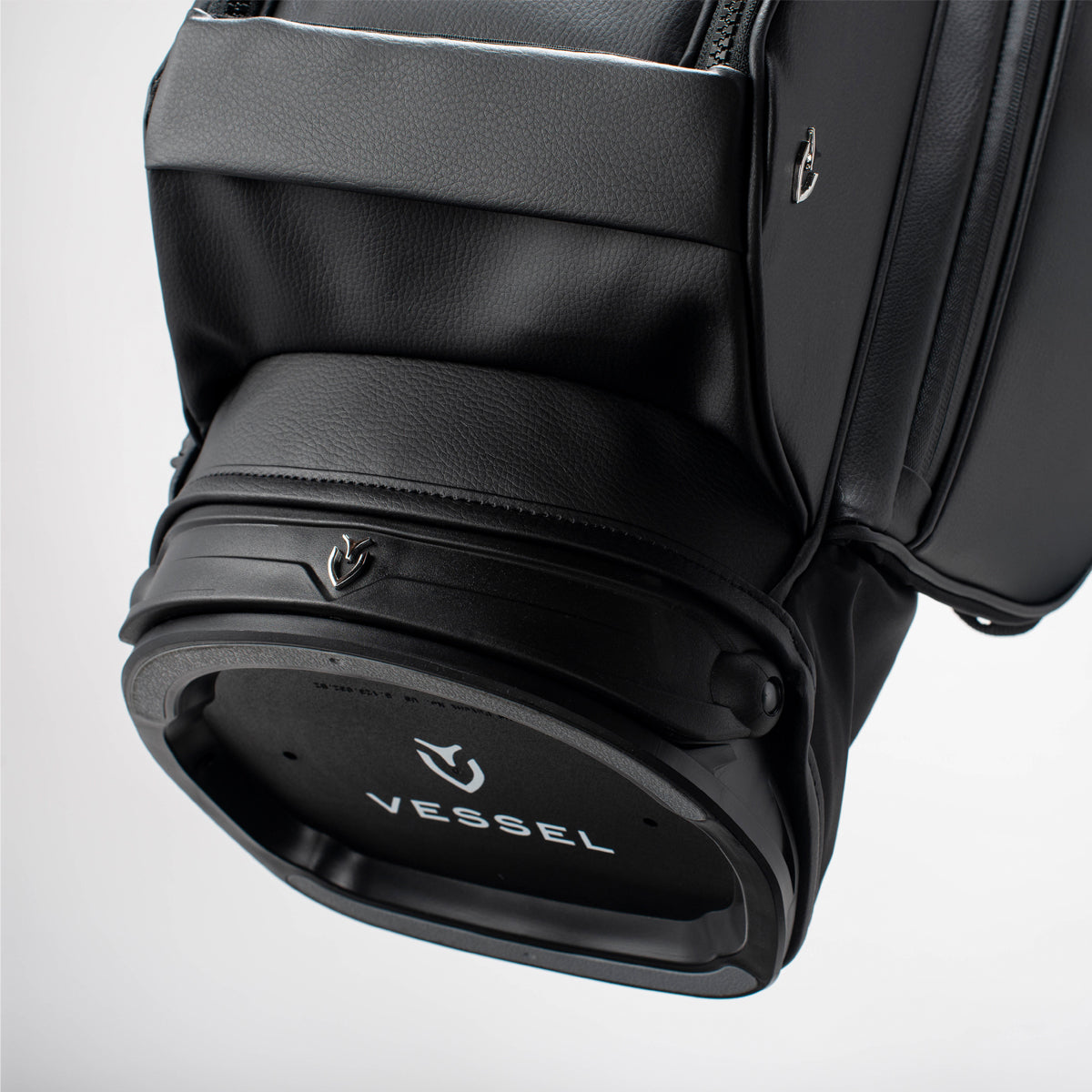 Rotator base on junior air stand golf bag