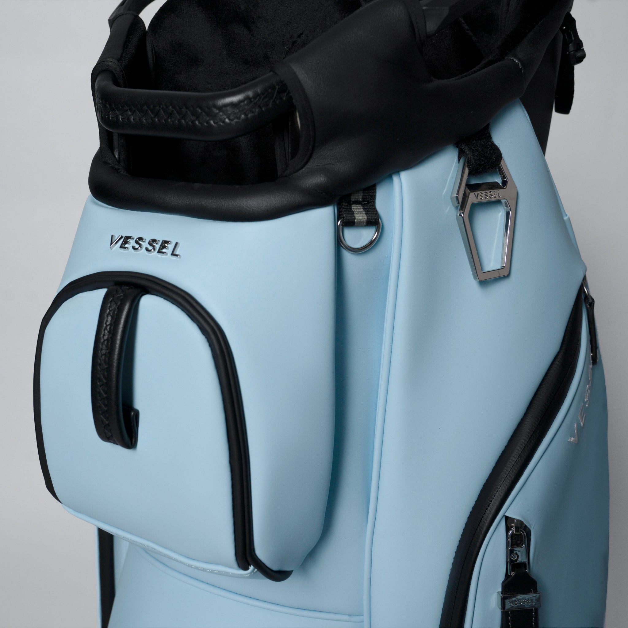 Close up of features on Lux Cart II Sky golf bag