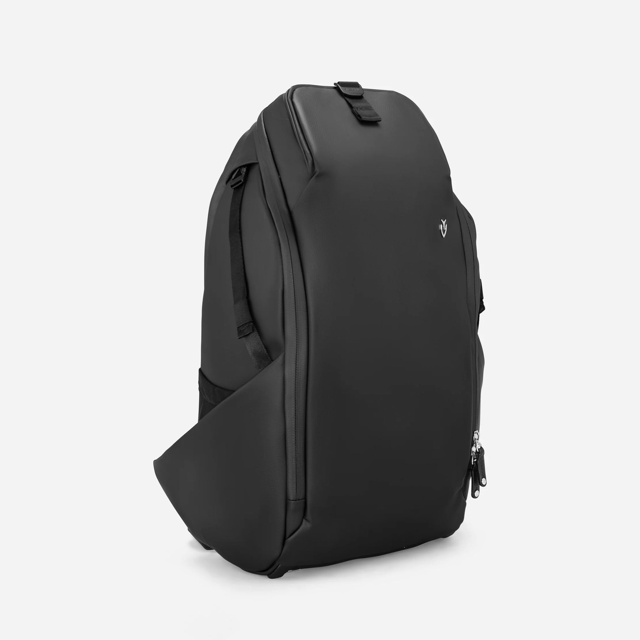 Pebbled Black PrimeX Plus Backpack turned to the right #color_pebbled black