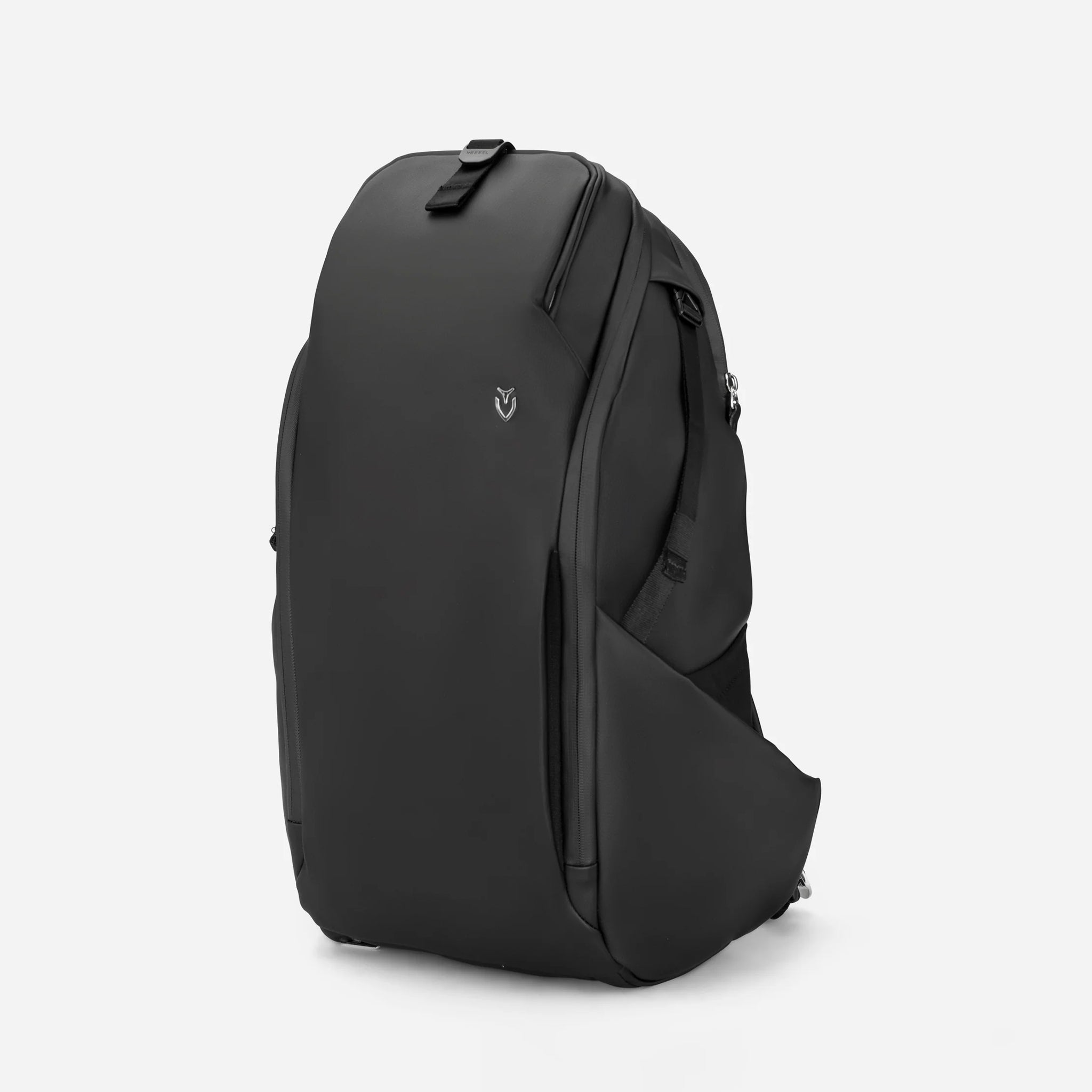 Pebbled Black PrimeX Plus Backpack against a white background #color_pebbled black