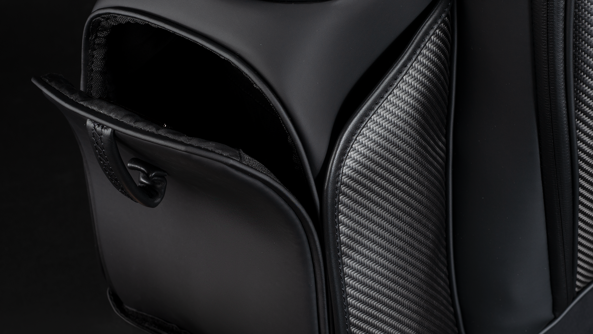 Close up of the magnetic ball pocket on the Lux Carbon Pro Cart Bag