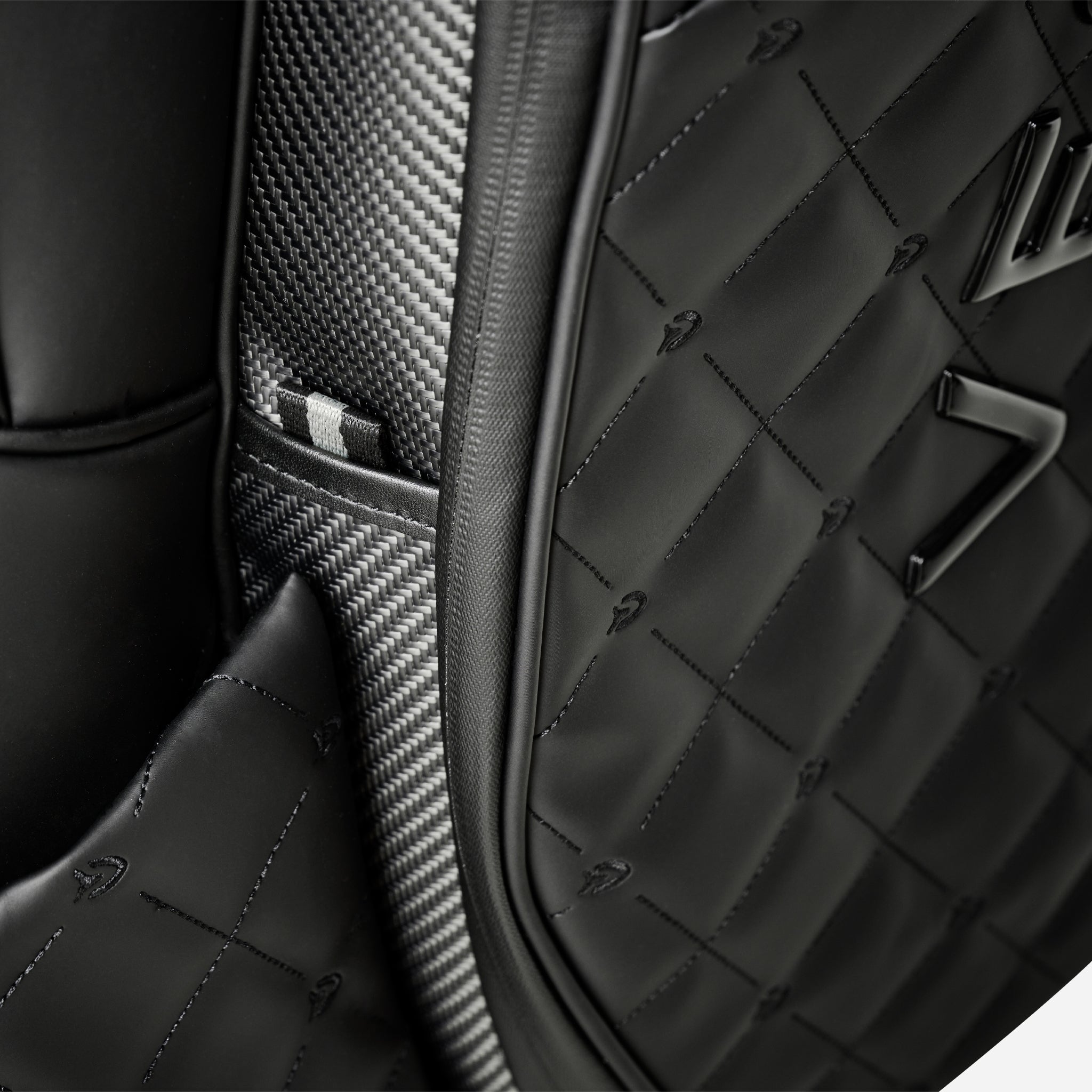 Player III Carbon Black, Limited Edition Golf Bag
