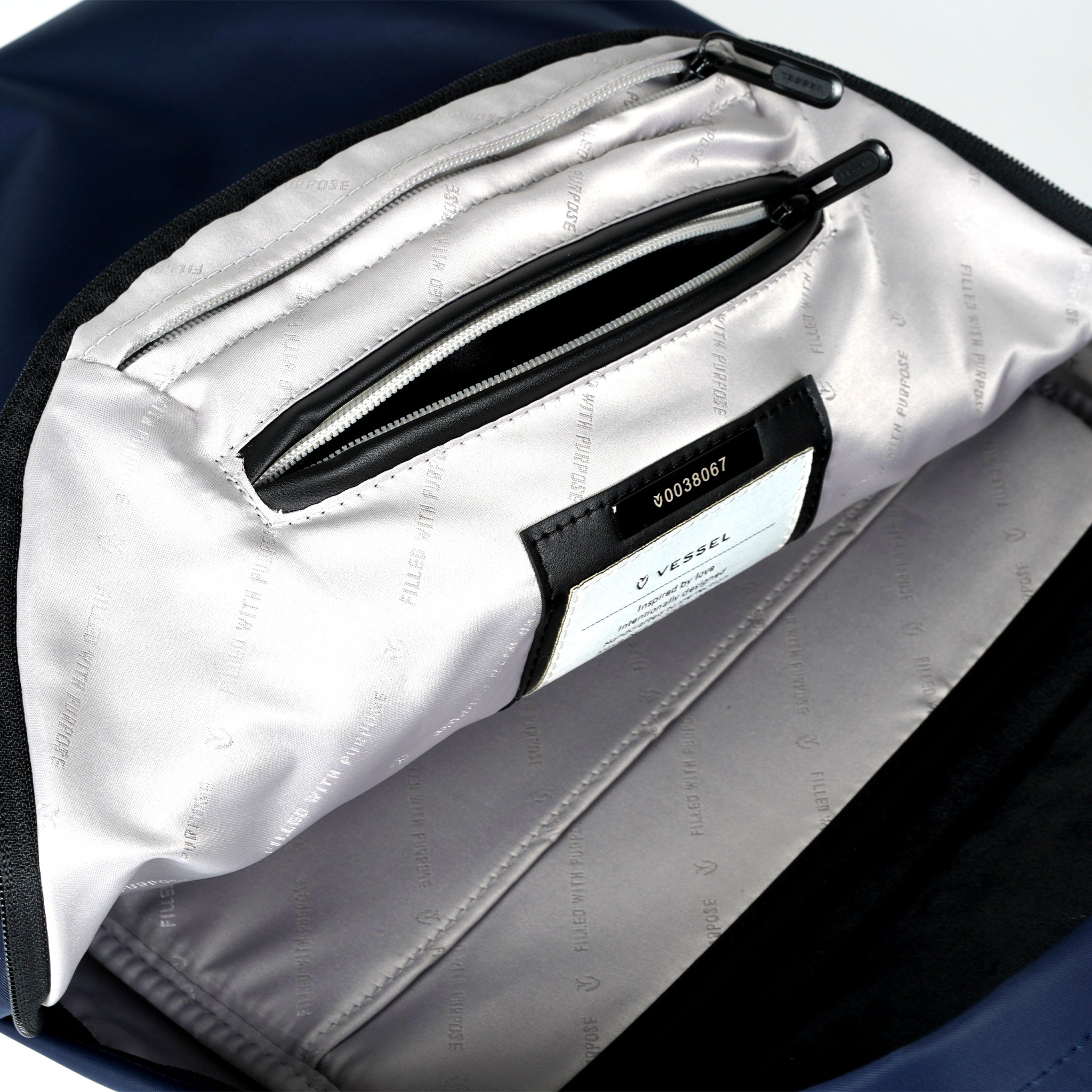 2022 Hand Luggage Travel Bag Silver Embossed Handbag Boston